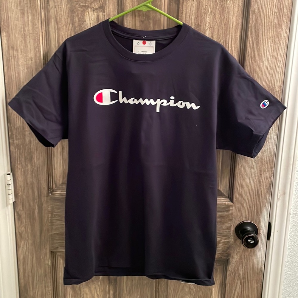 NWT Champion t shirt